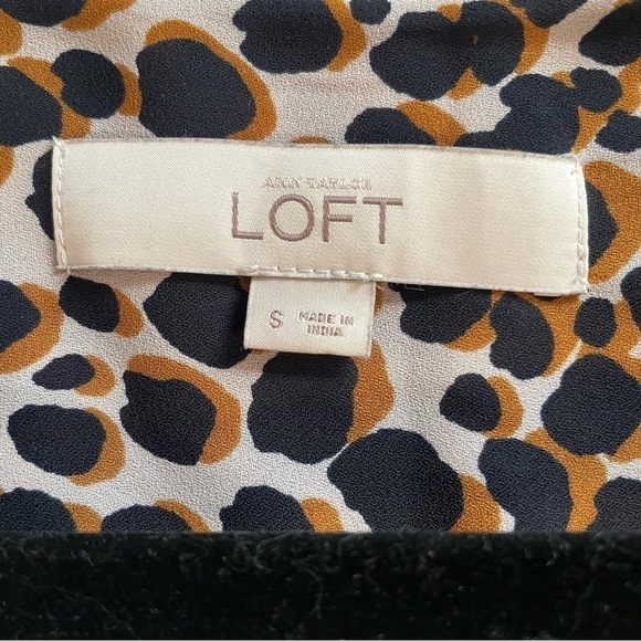 Loft Leopard Print Long Sleeve Button Front Shirt Size Small - Picture 5 of 9